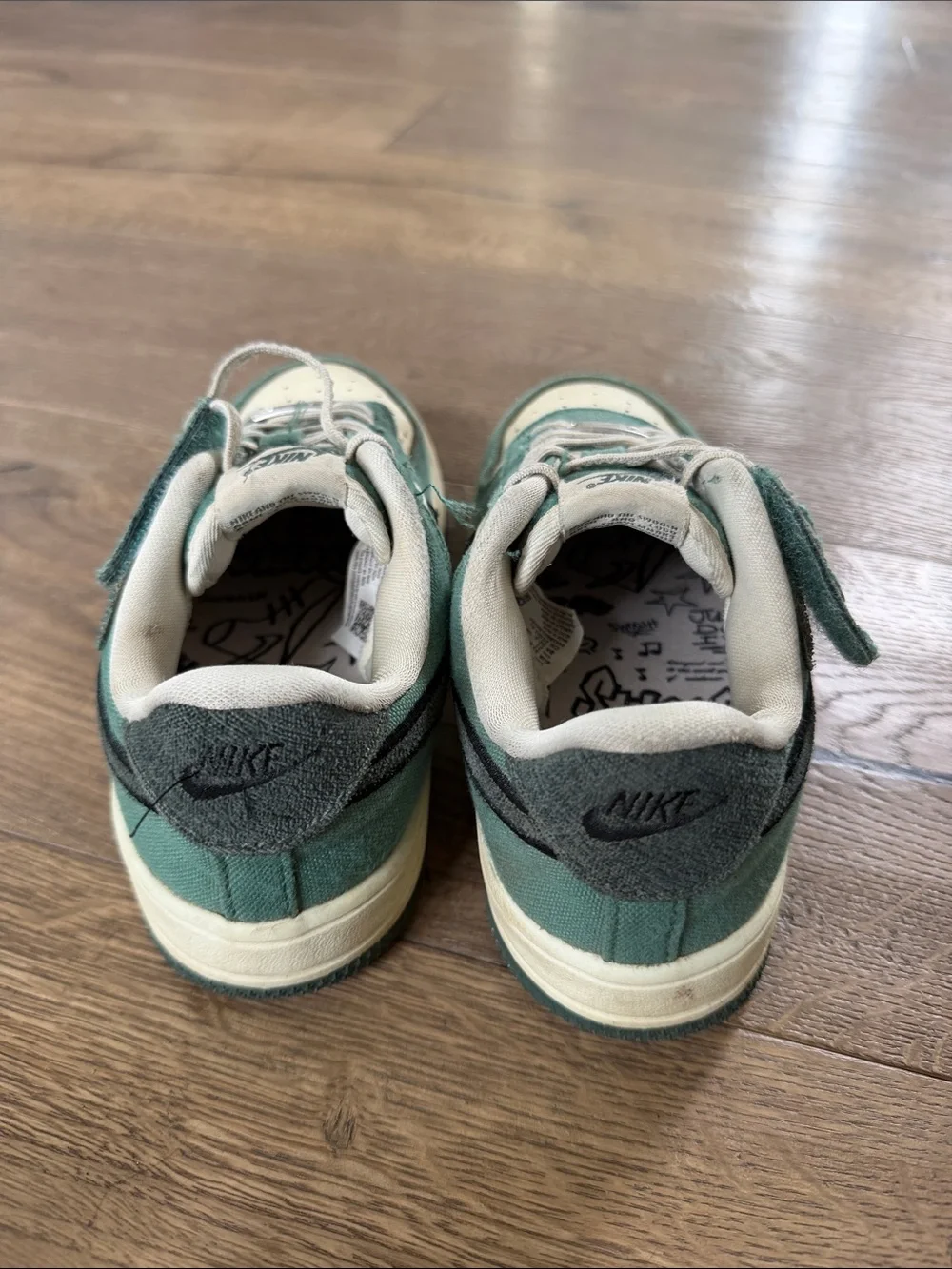 Nike Kids Force 1 Low Sneakers in Green and Cream